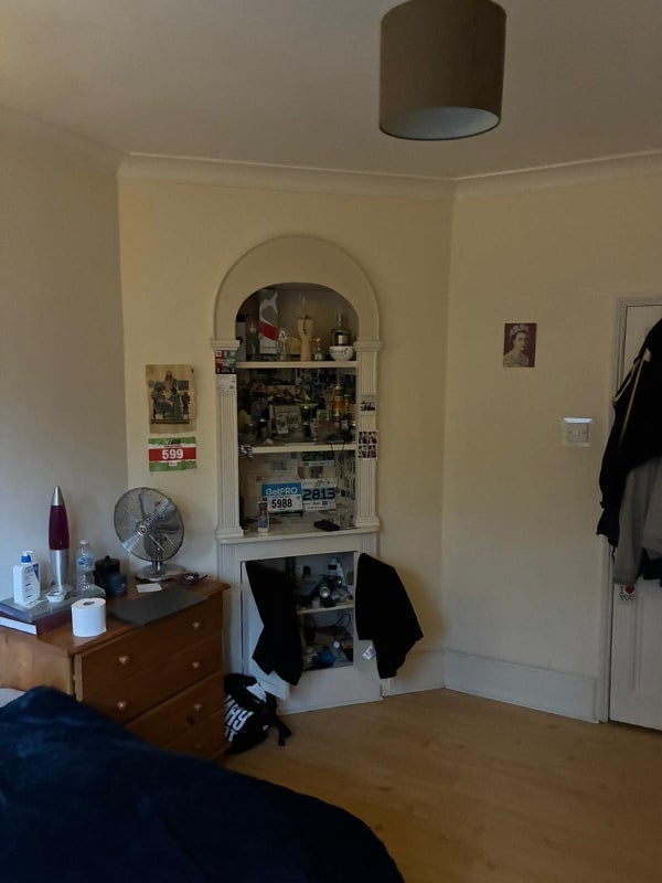 Room Fulham Palace Road in Greater London