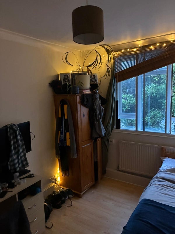 Room Fulham Palace Road in Greater London