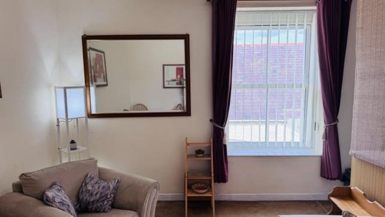 Flat Cambrian Place in Swansea