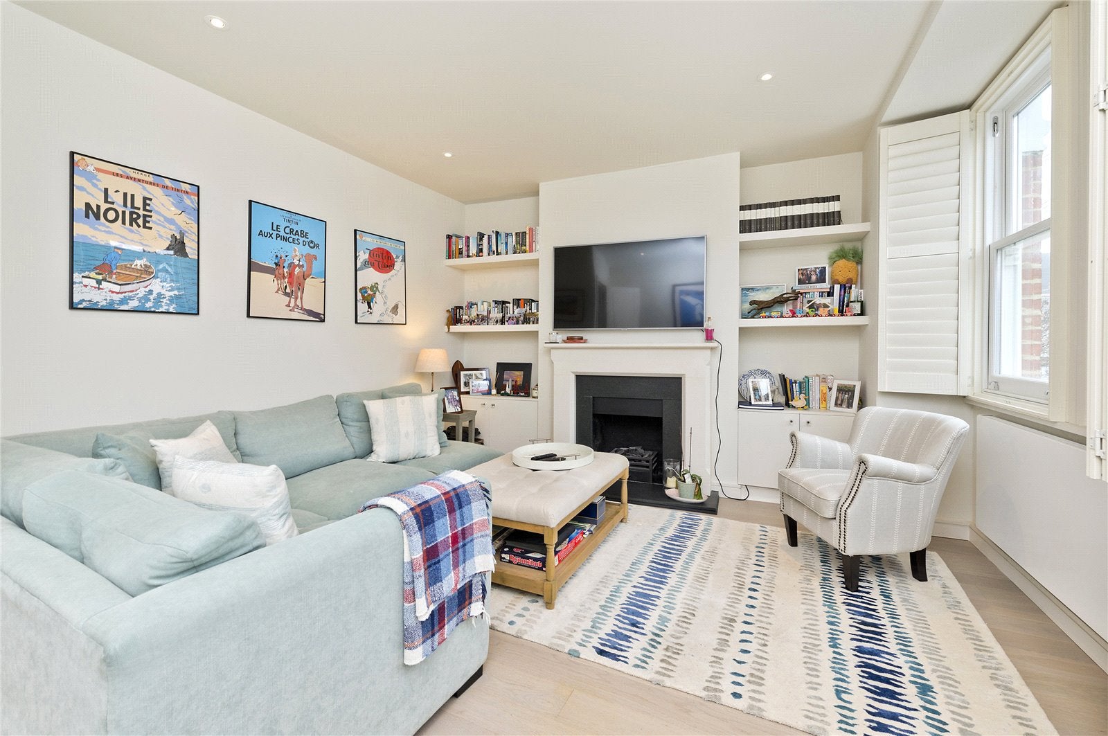 Flat Rowallan Road in Greater London