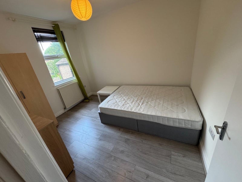 Room Chester Road in Greater London