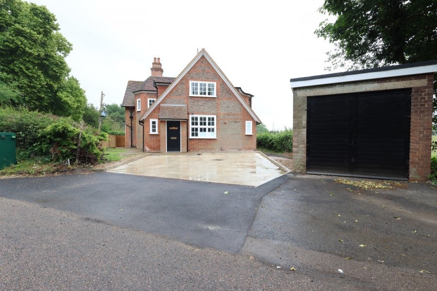 House Shenley Lane in St Albans