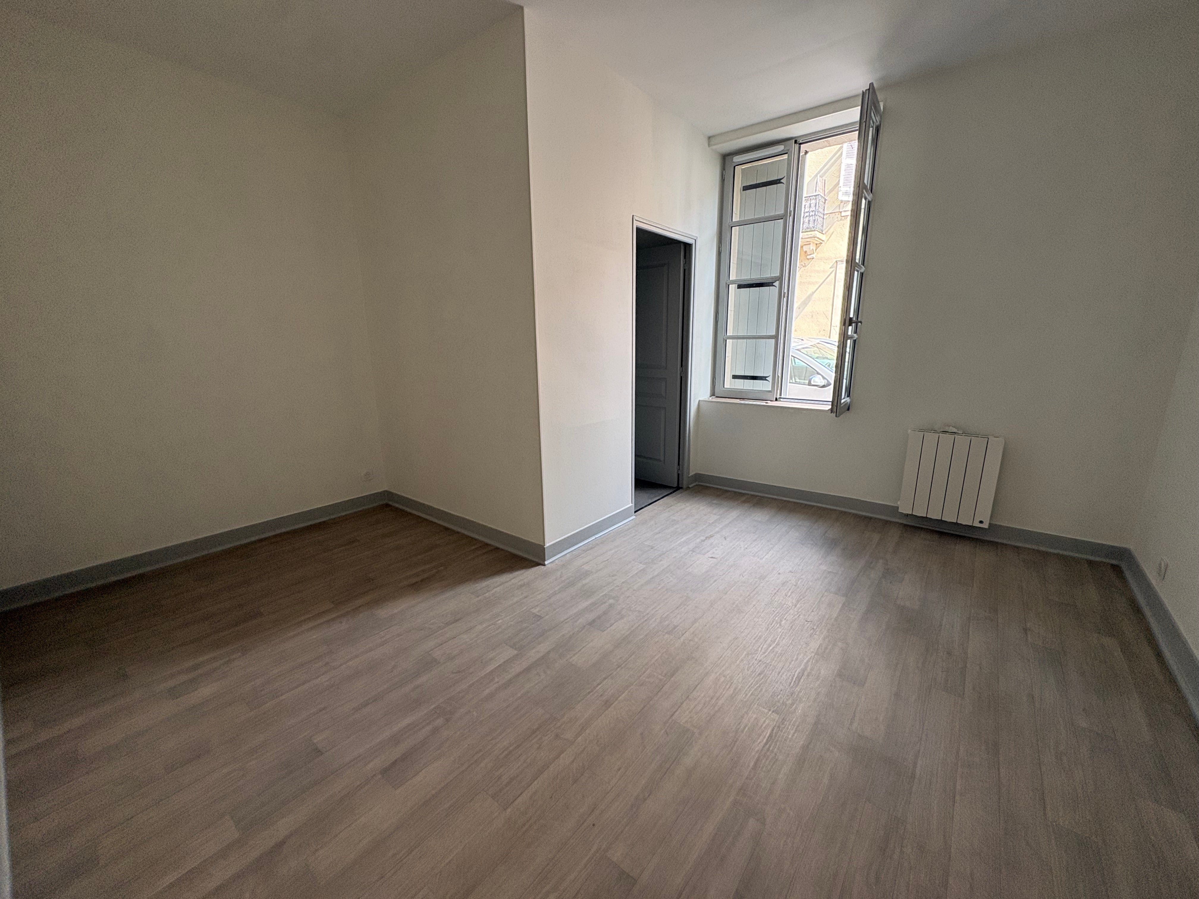 Appartement Place Plumancy à Périgueux