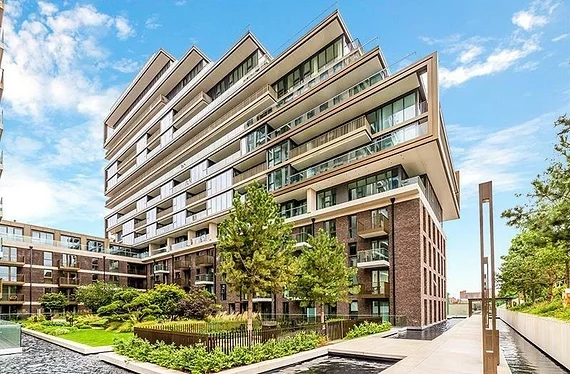 Flat Merino Gardens in Greater London