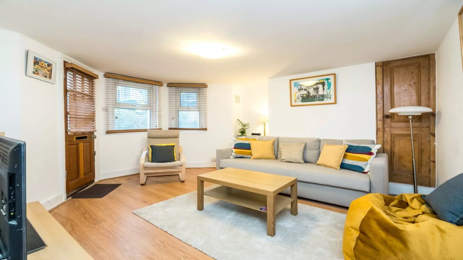 Flat Ommaney Road in Greater London