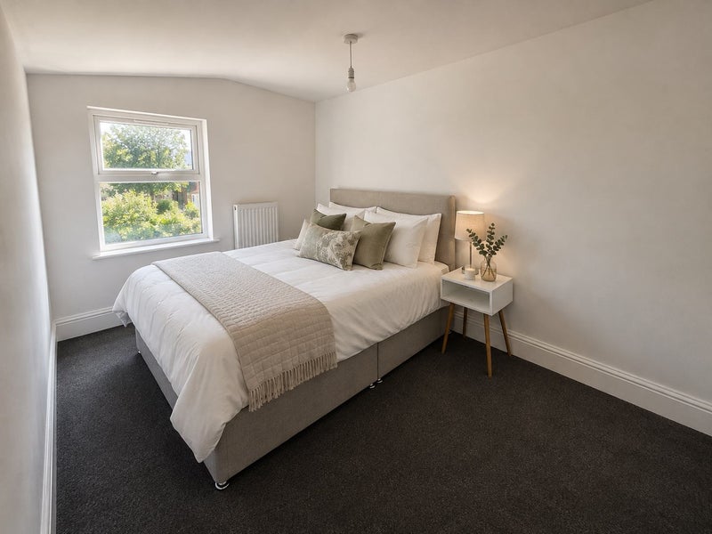 Room Coronation Road in Bristol