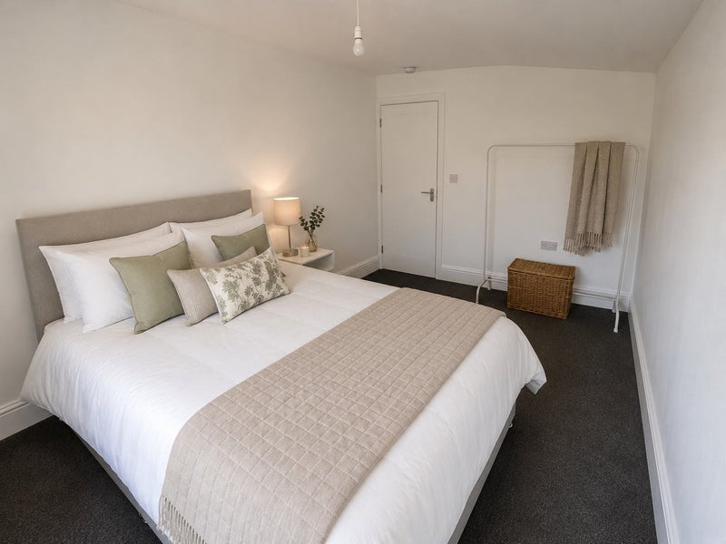 Room Coronation Road in Bristol