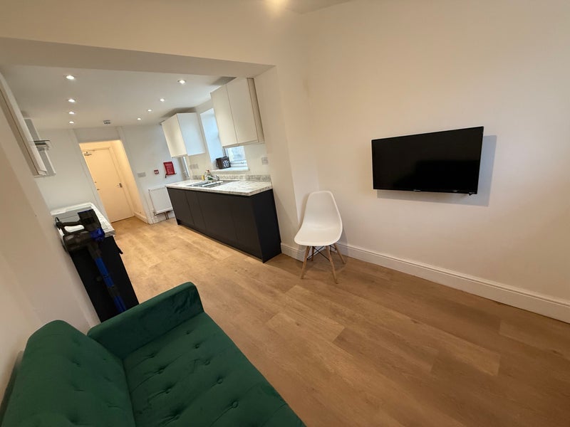 Room Coronation Road in Bristol