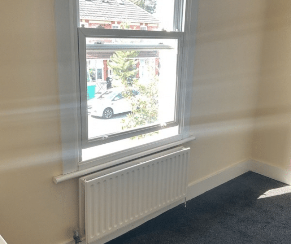 Room Lumley Road in Reigate and Banstead