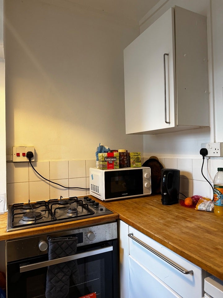 Room Reardon Street in Greater London