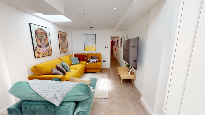 Room Rookery Road in Birmingham