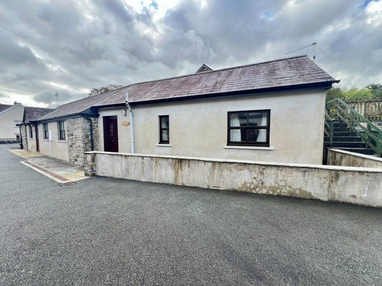 House Old St Clears Road in Carmarthen