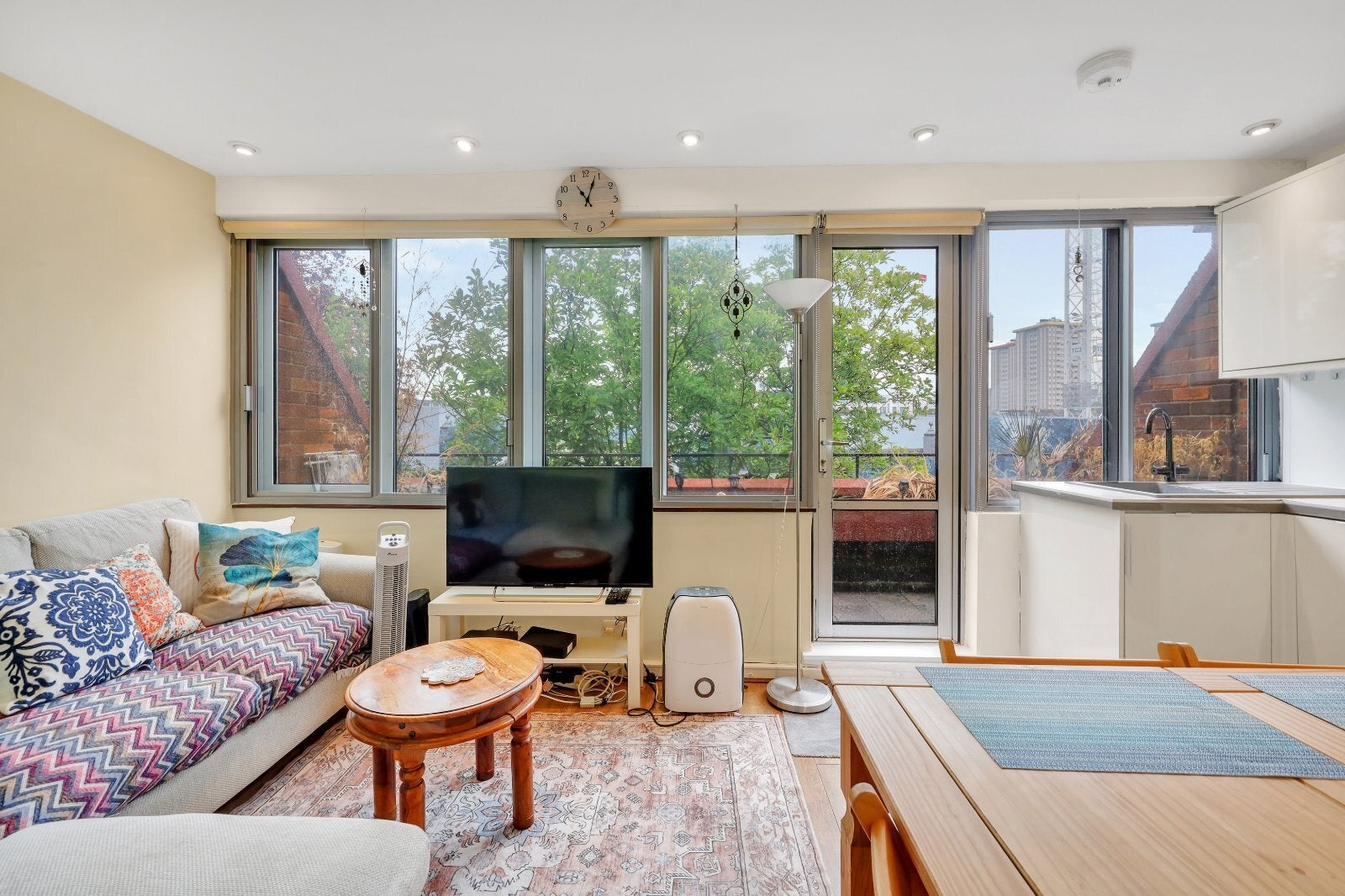 Flat Richmond House in Greater London