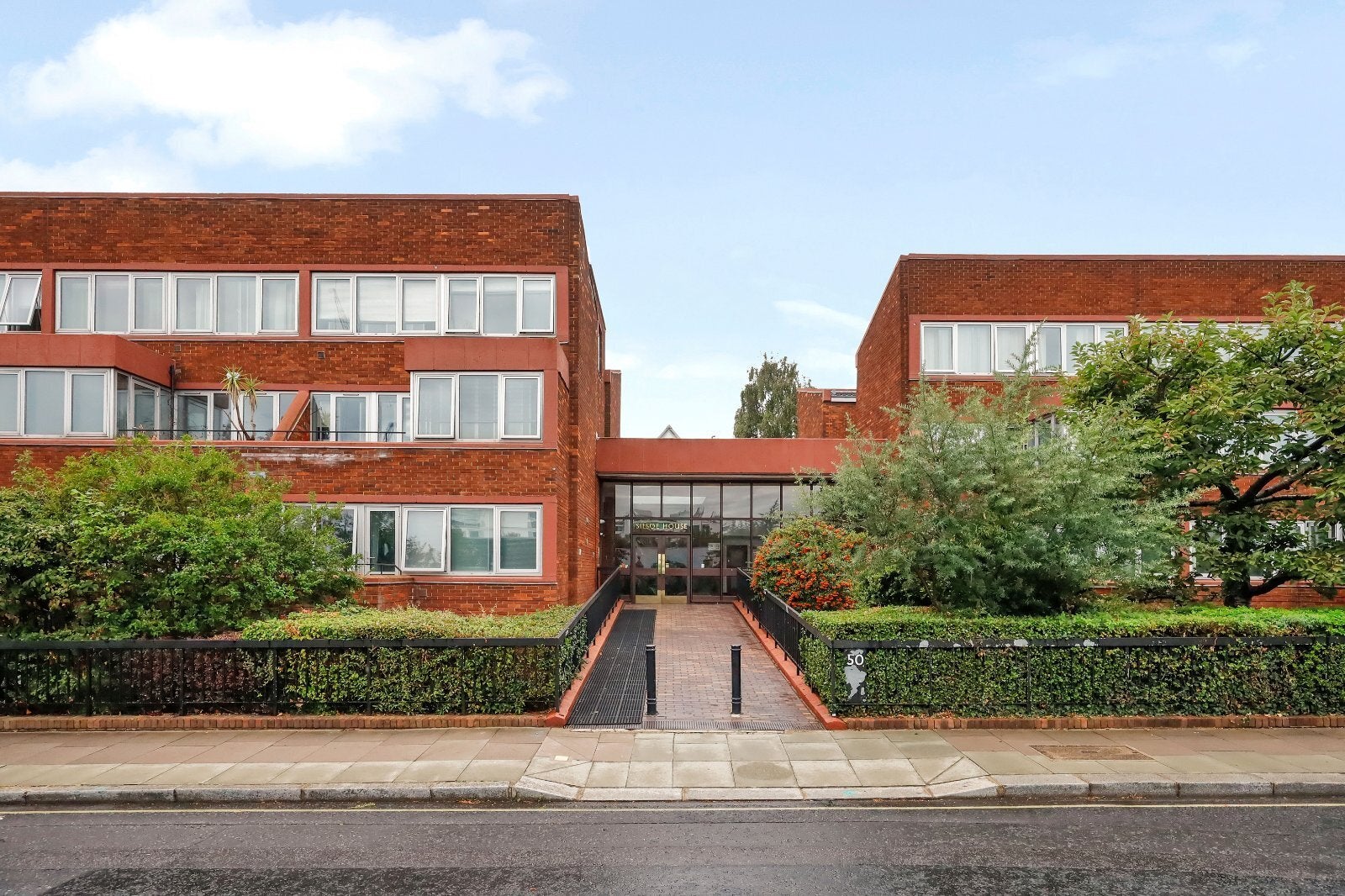 Flat Richmond House in Greater London