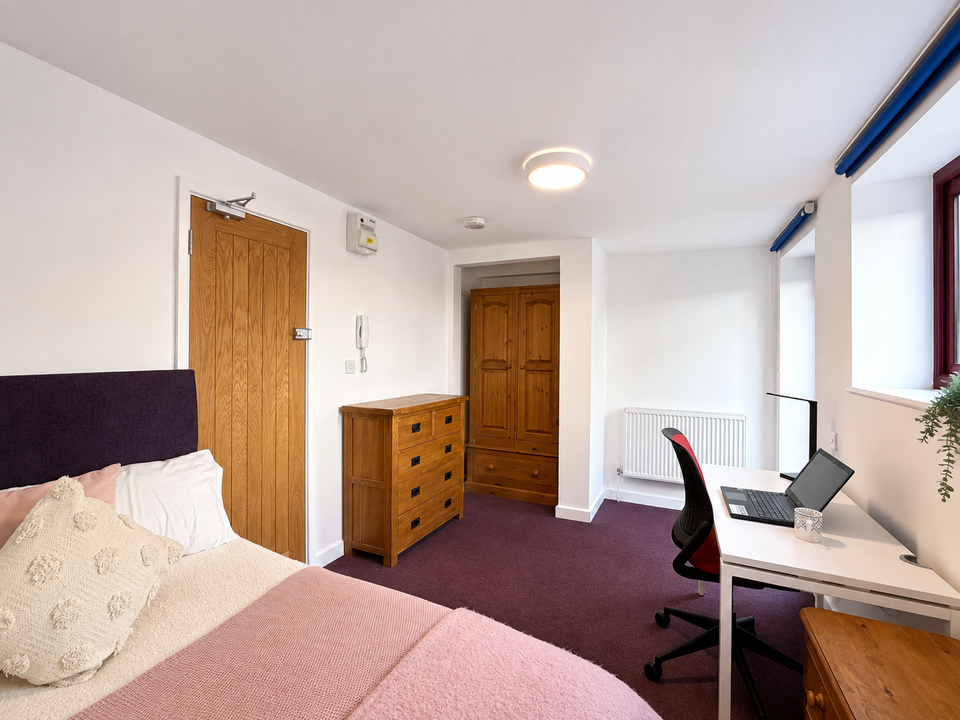 Room West Hill Street in Brighton and Hove