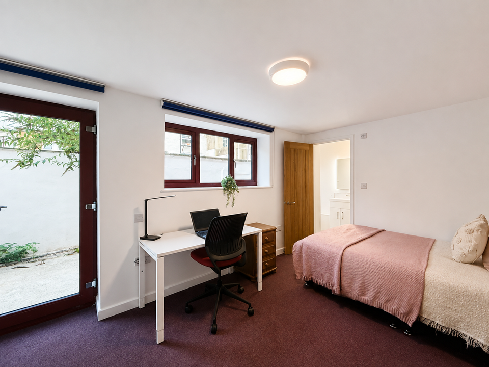 Room West Hill Street in Brighton and Hove