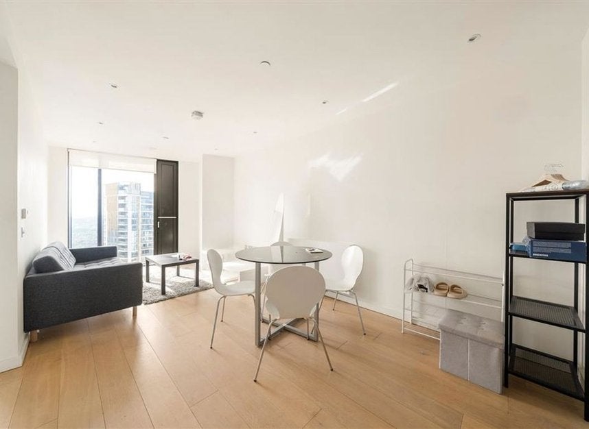 Flat Walworth Road in London