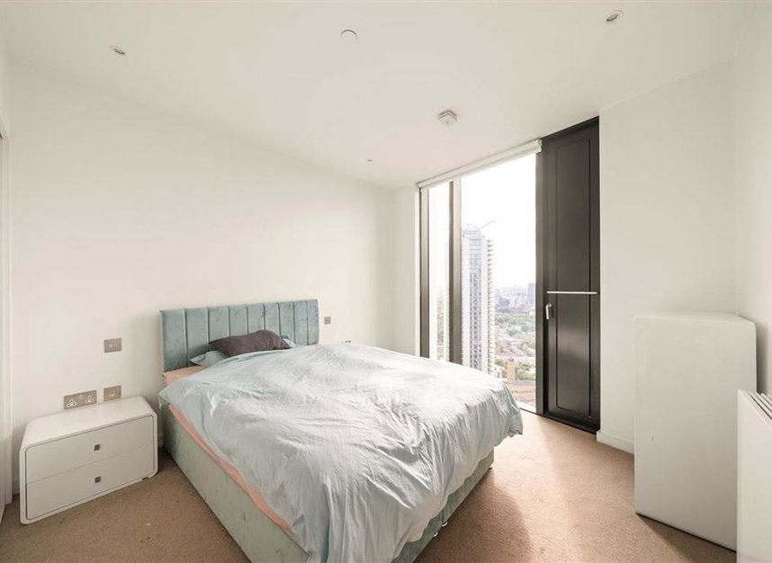 Flat Walworth Road in London