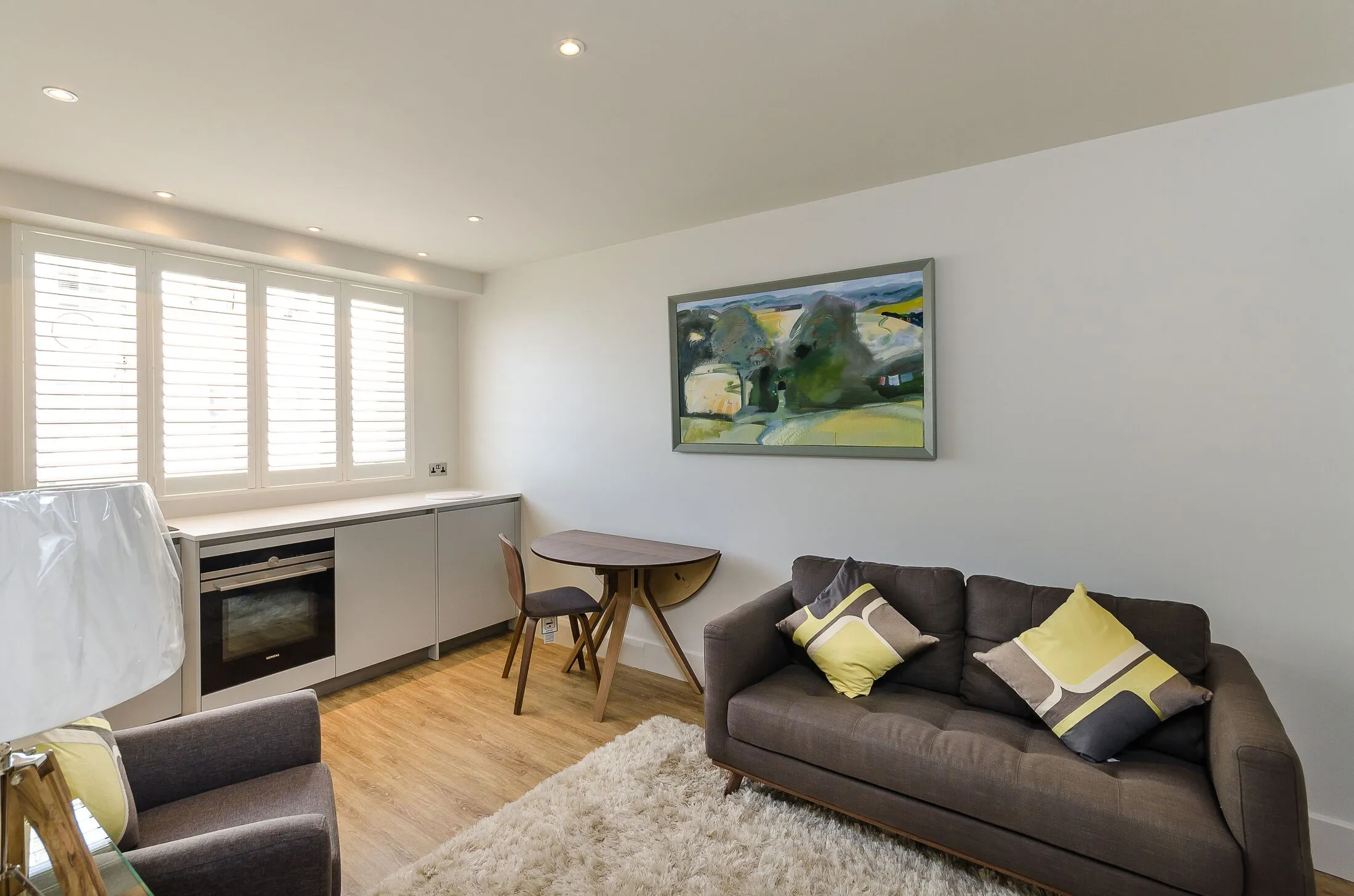 Flat Sloane Avenue in Greater London