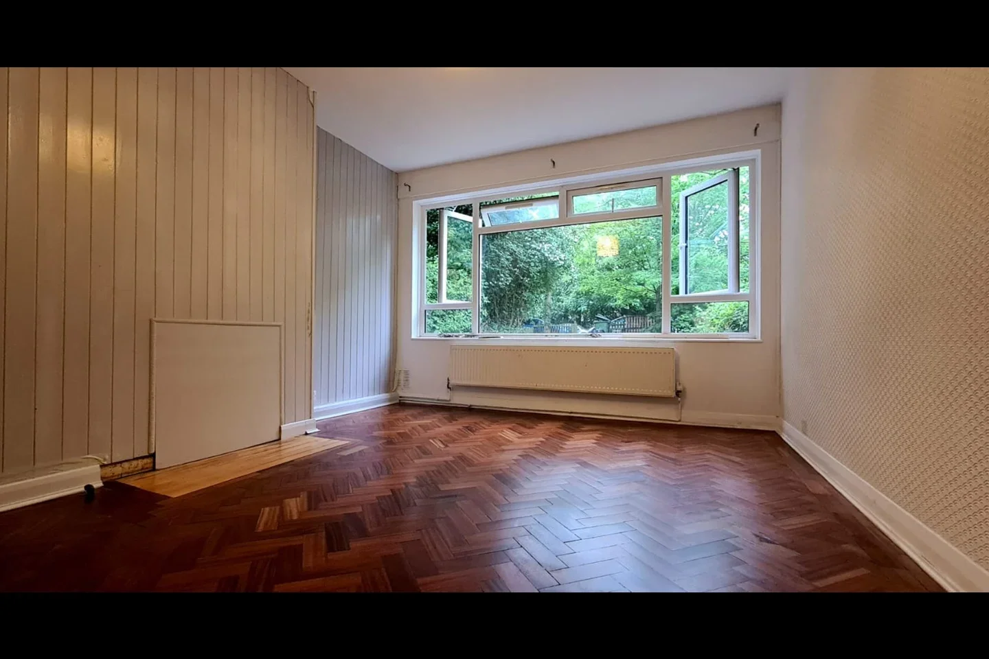 Flat Lawrie Park Road in Greater London