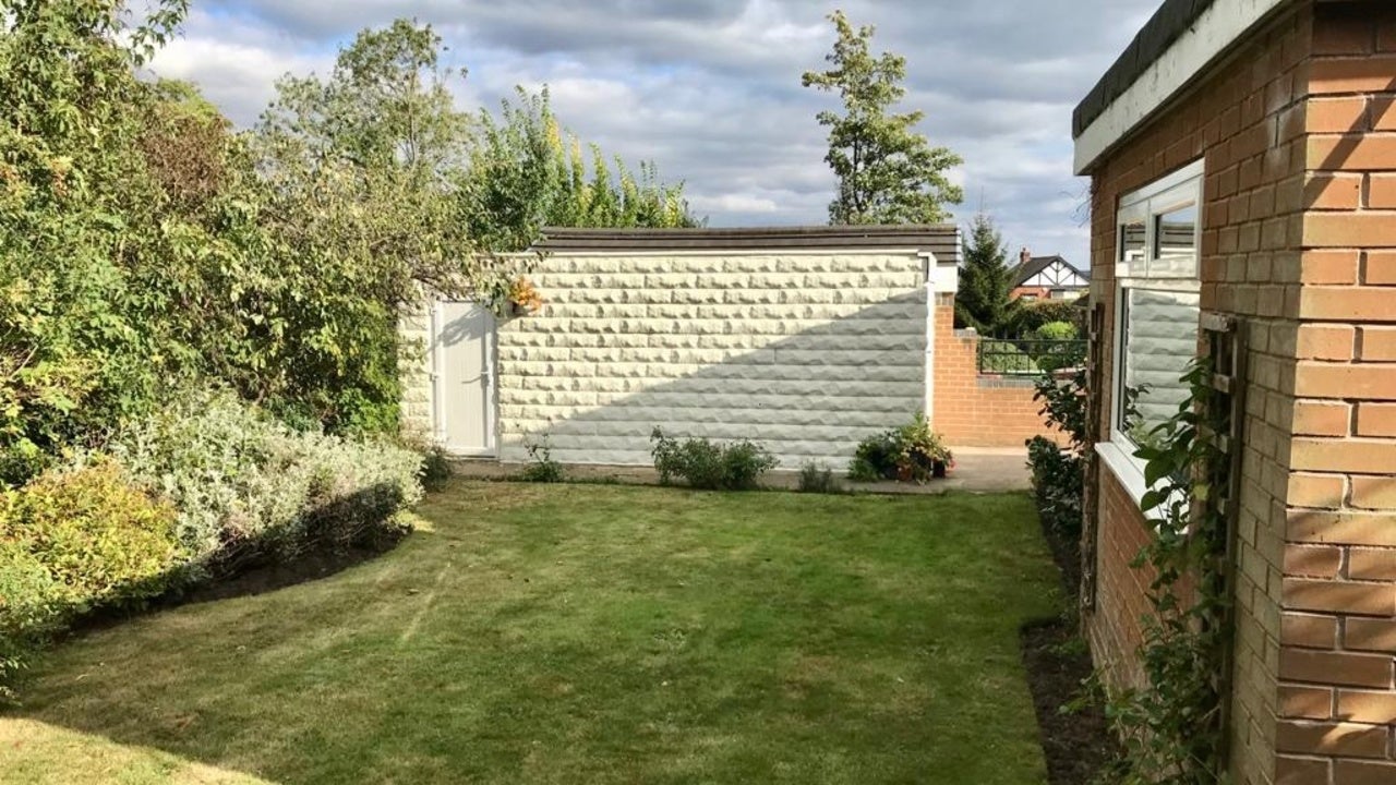 House Woodlands in Wakefield