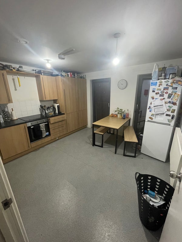 Room Crawshay Road in Greater London