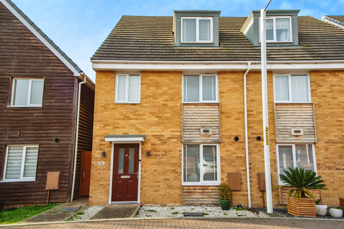House Montagu Gardens in Dartford