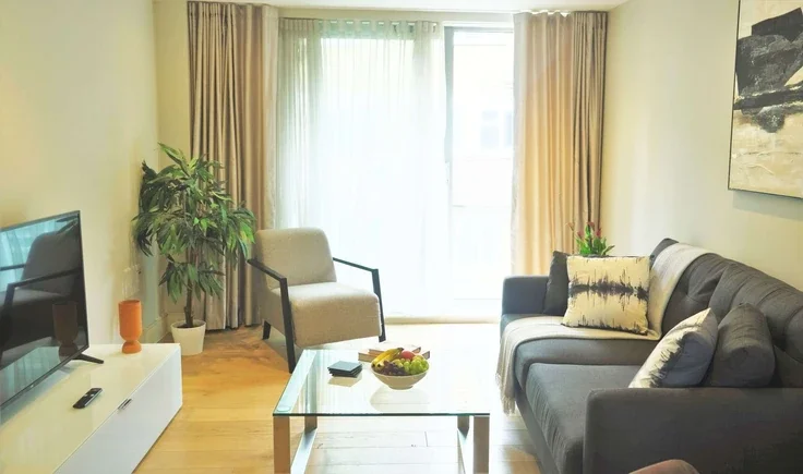 Flat Treveris Street in Greater London