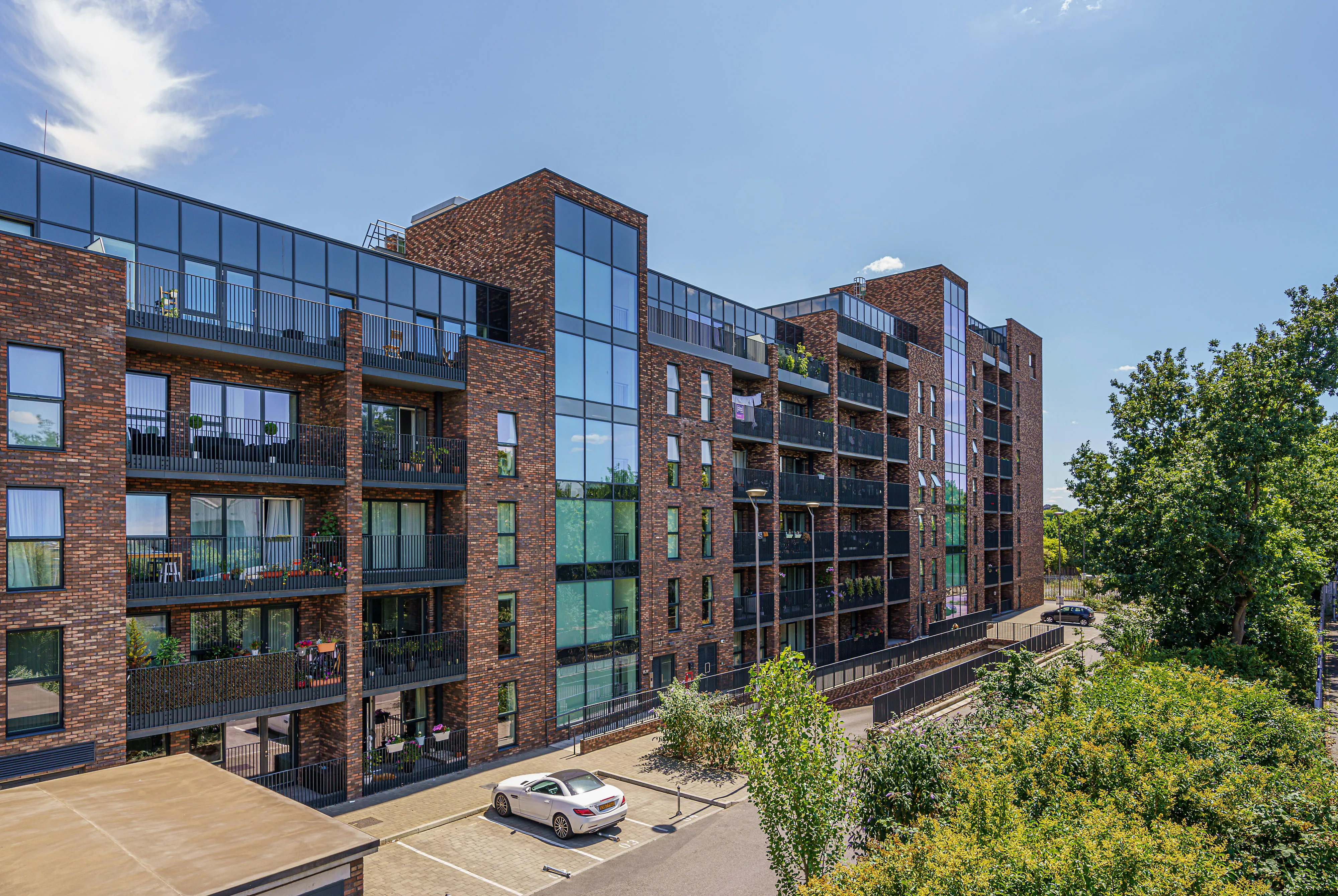 Flat Hatcham Street in Greater London