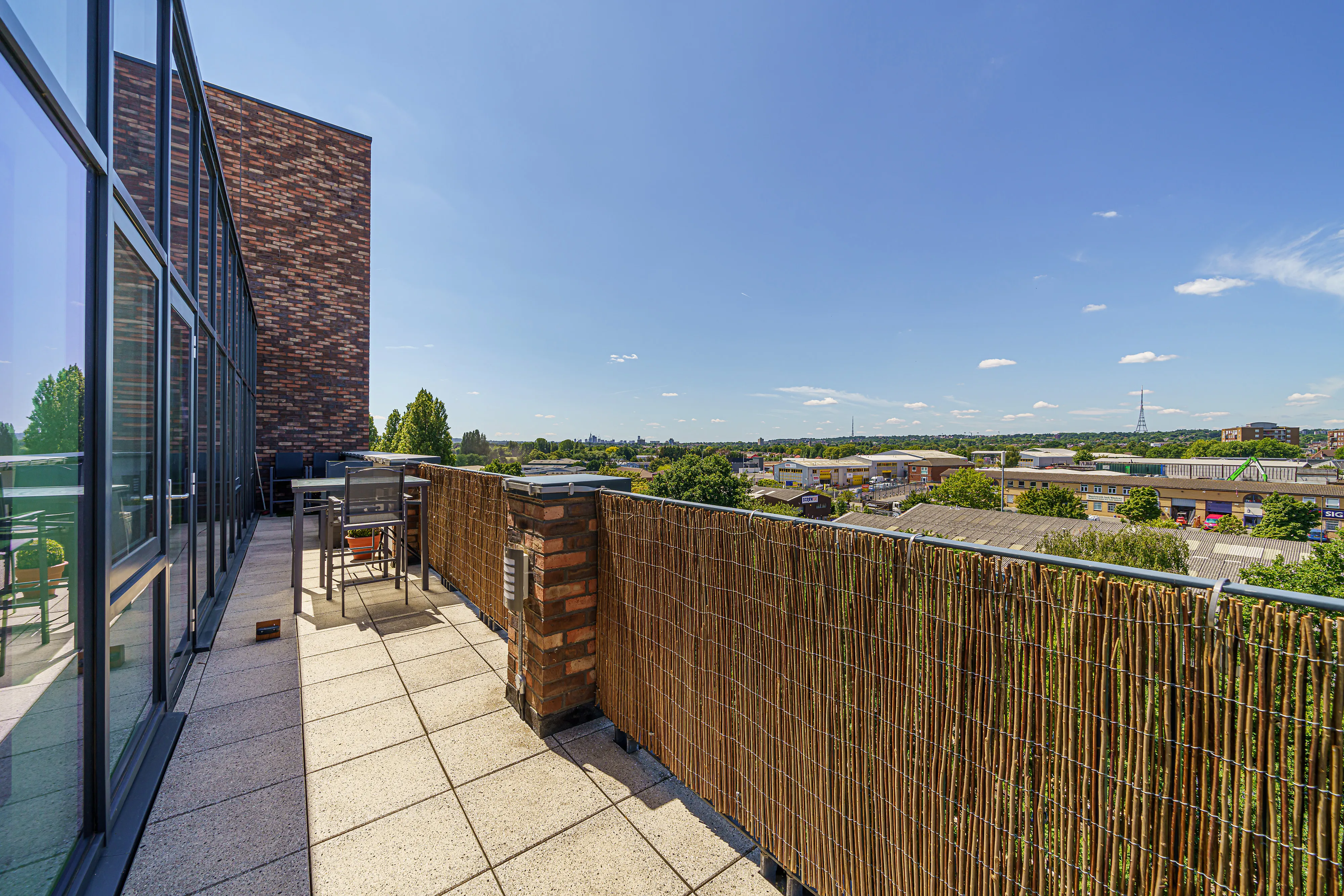 Flat Hatcham Street in Greater London