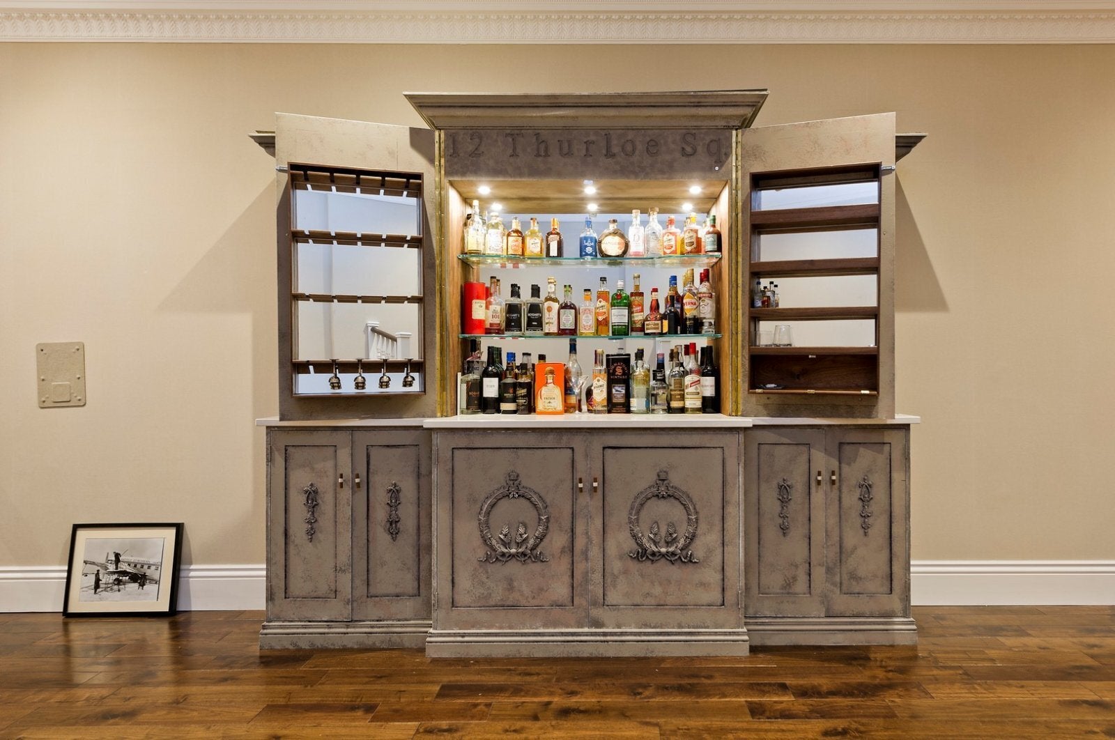 House Thurloe Square in Greater London