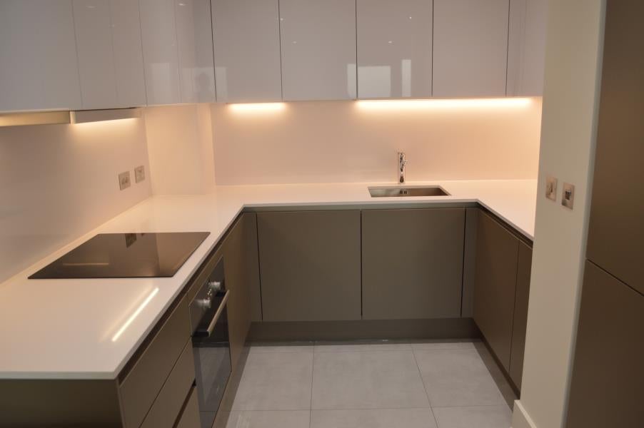 Flat Portal Way in London