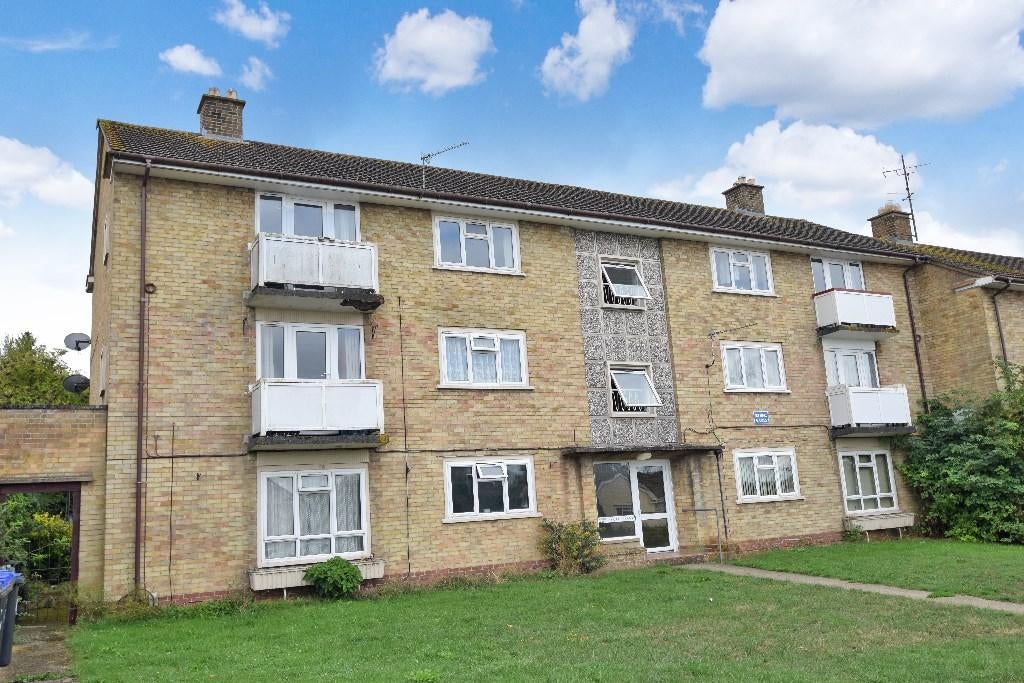Flat Antrobus Road in Amesbury