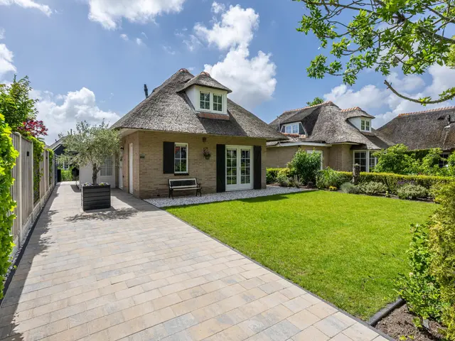 Huis Dieklaan 12 in Middelharnis