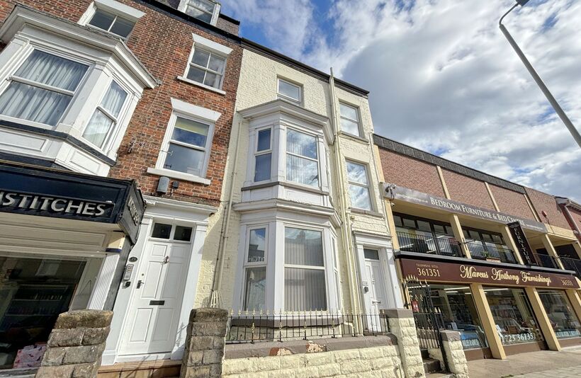 Flat Albert Street in Scarborough