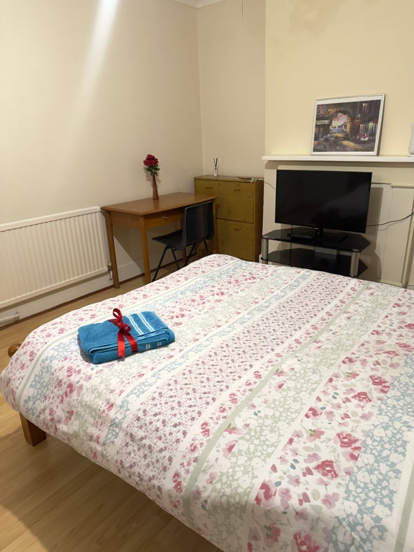 Room Ada Road in Greater London