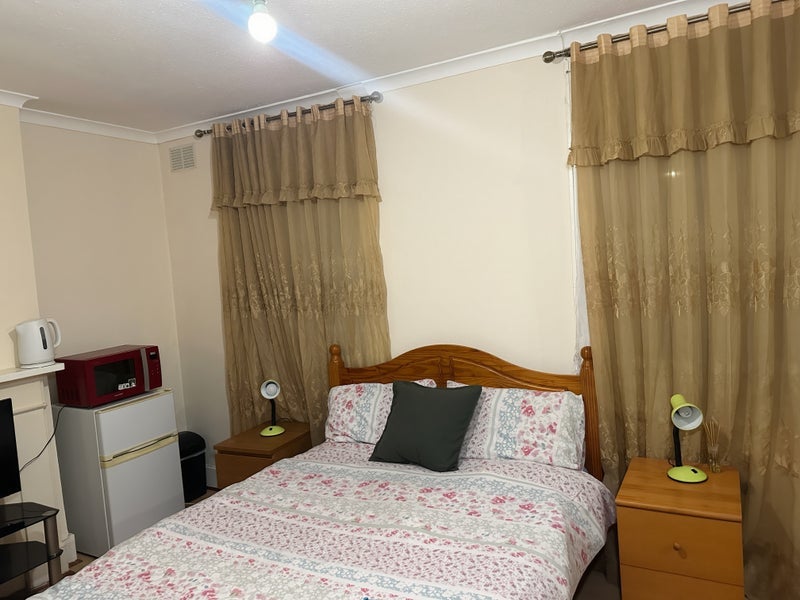Room Ada Road in Greater London