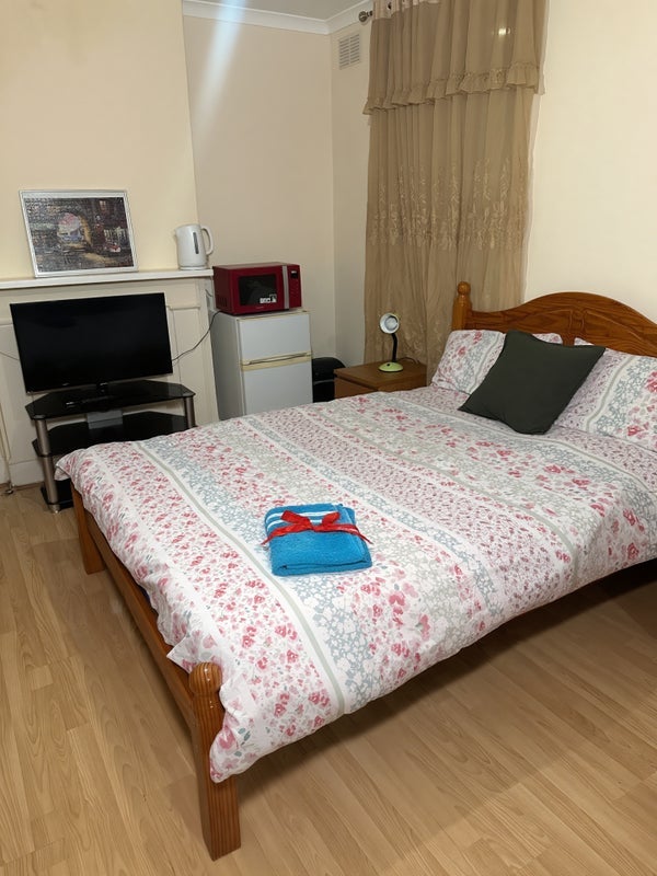 Room Ada Road in Greater London