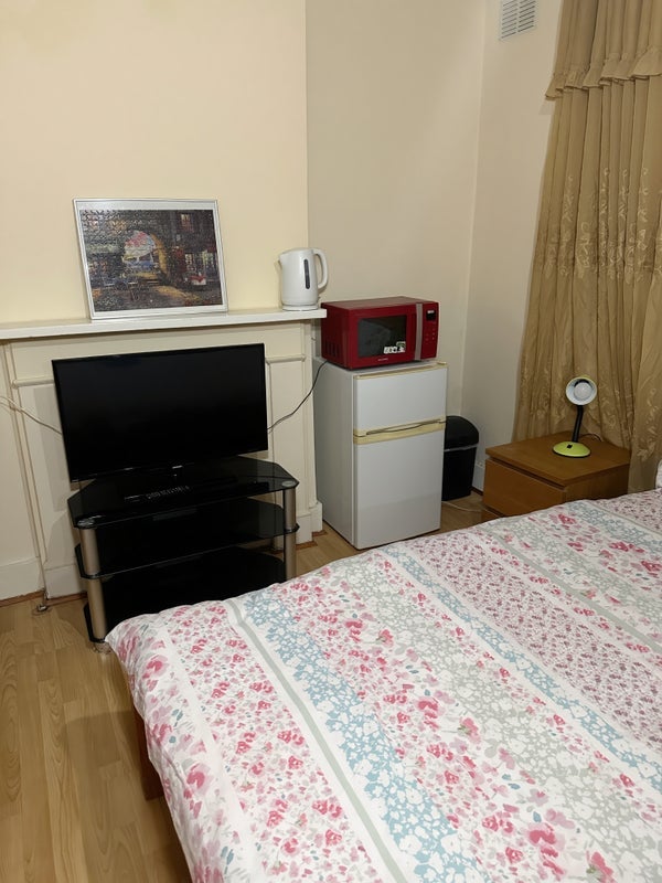 Room Ada Road in Greater London