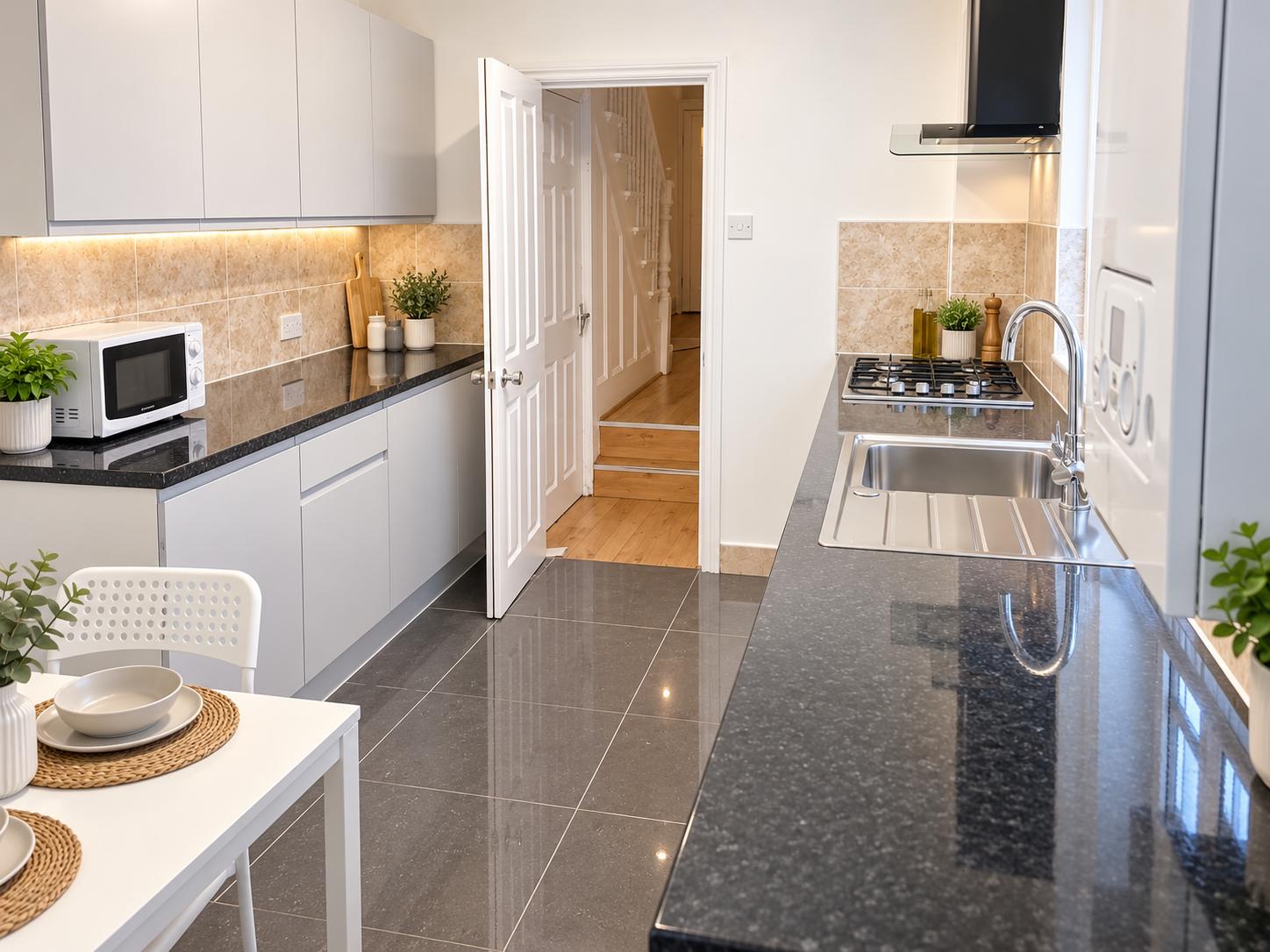 Room Station Road in Greater London