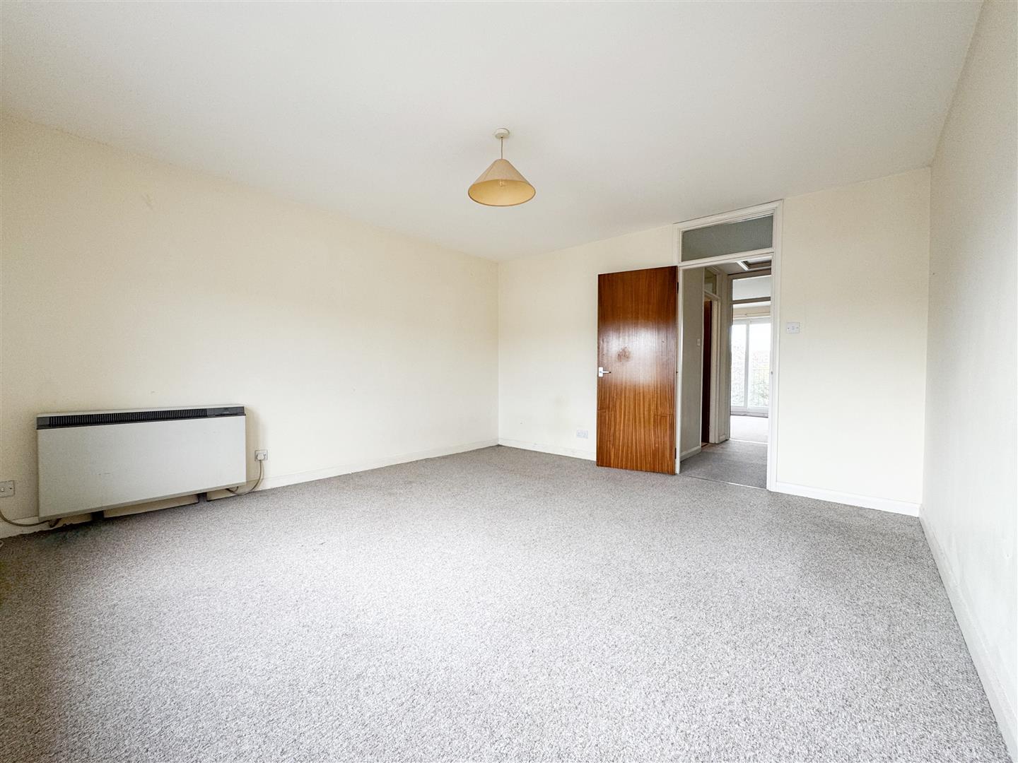 Flat Ninfield Road in Rother