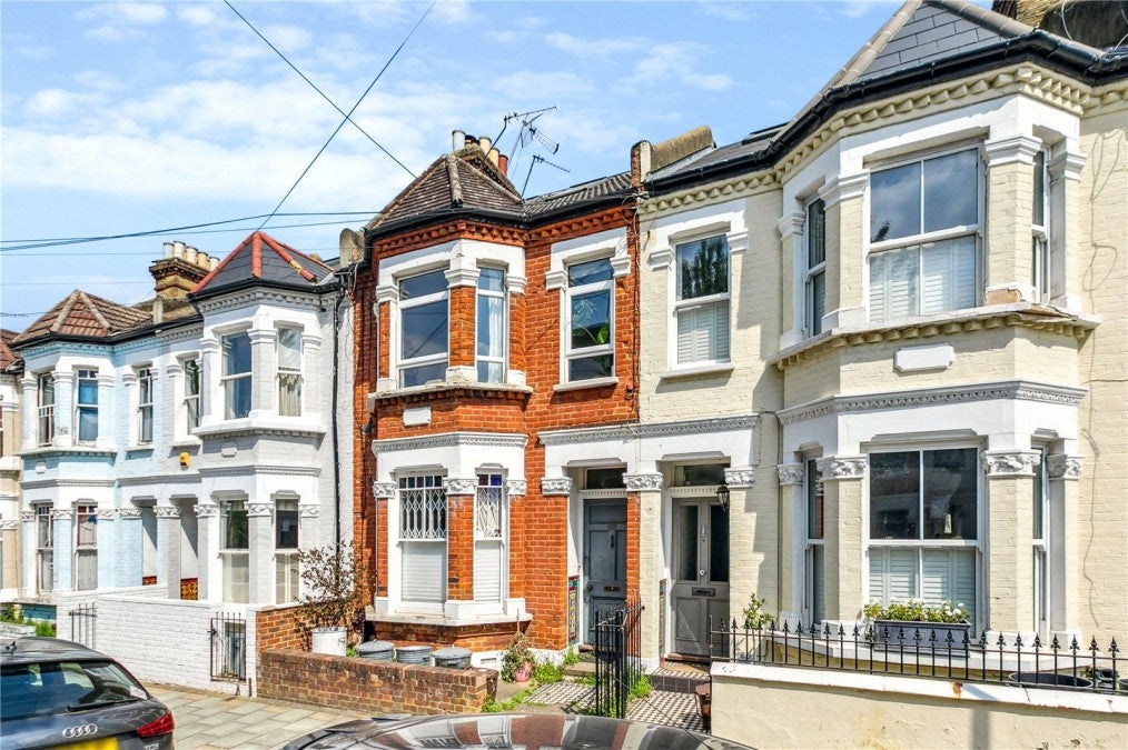 Flat Aslett Street in Greater London
