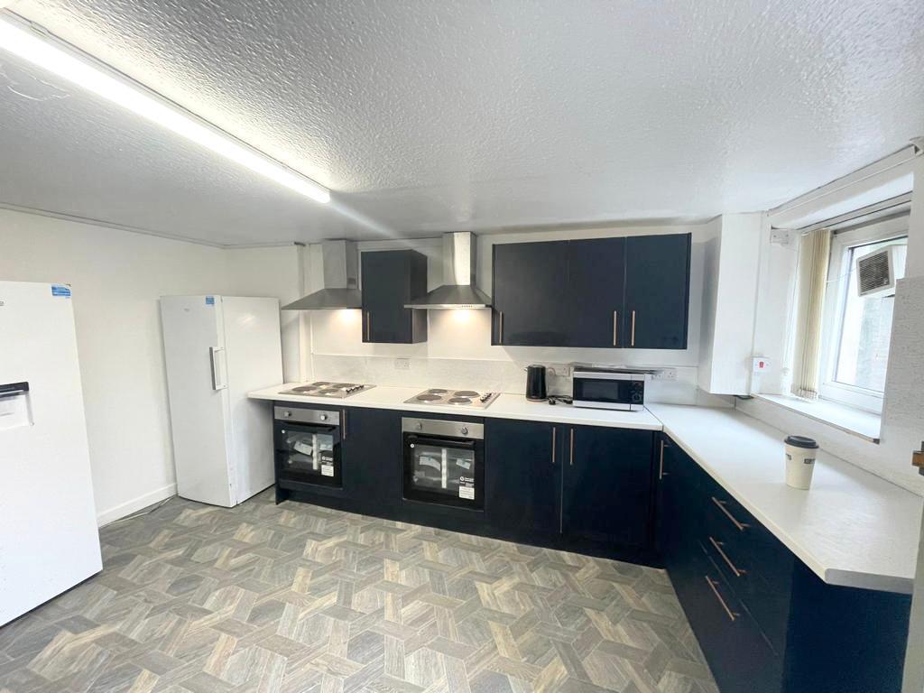 Flat Rickards Street in Pontypridd