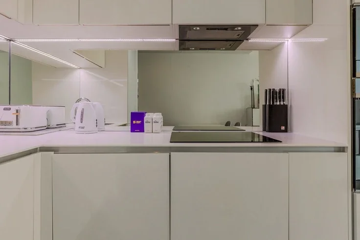 Flat Wyvil Road in Greater London
