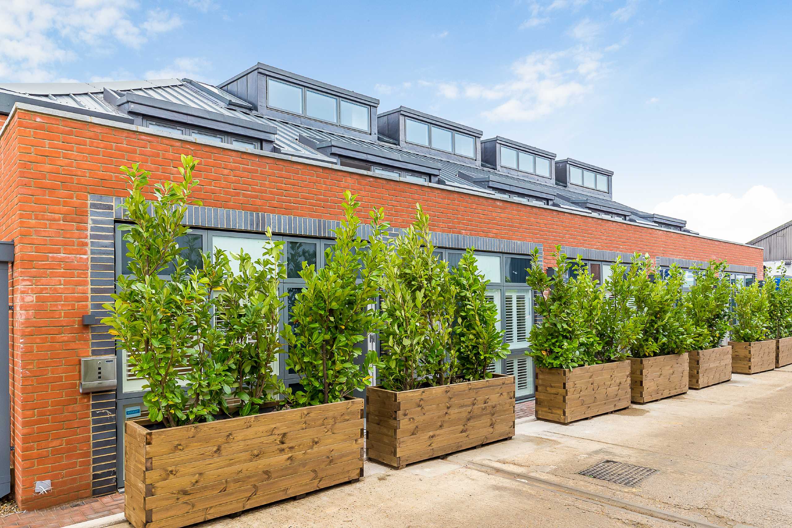 Flat Elm Grove in Greater London