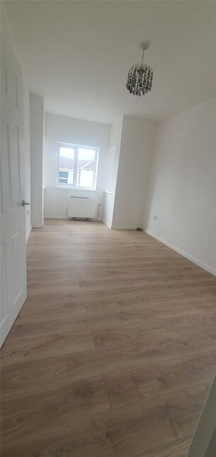 Flat Waterloo Road in Southampton