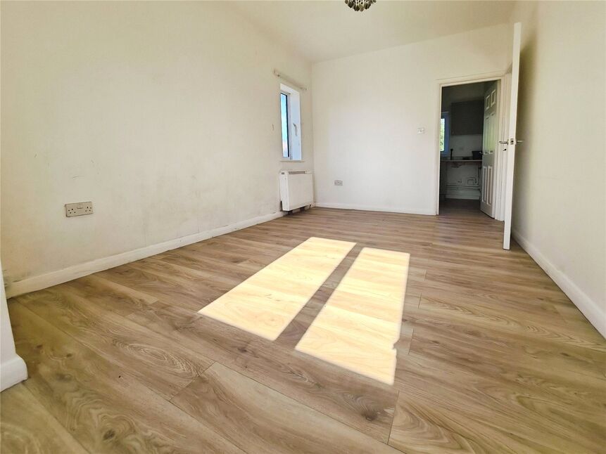 Flat Waterloo Road in Southampton