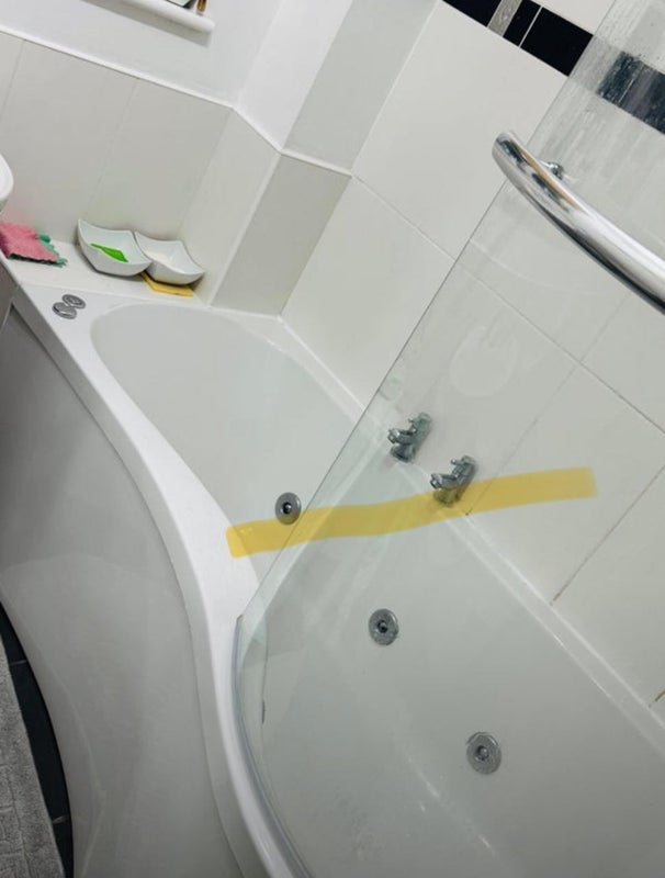Room Brisbane Close in Crawley