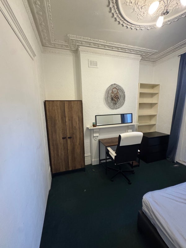 Room Fairmead Road in Greater London