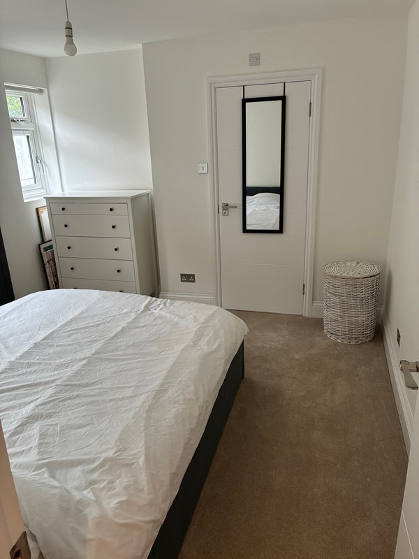 Room Wimbart Road in Greater London